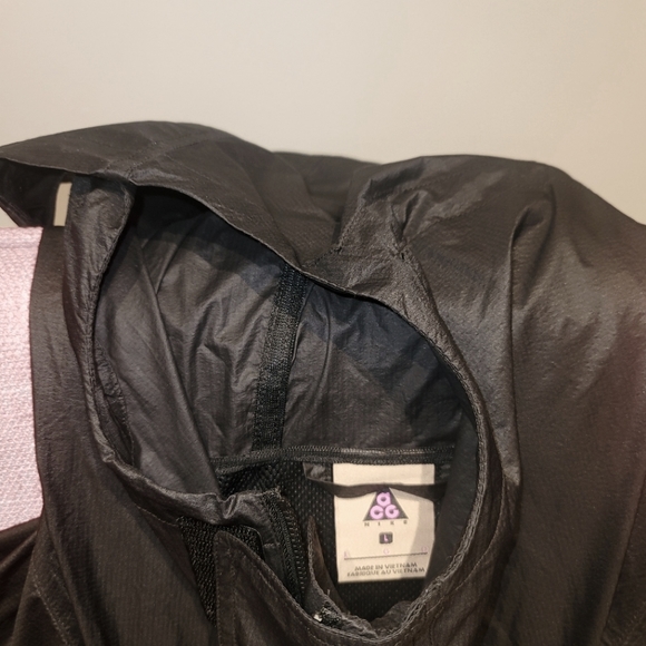 Nike ACG windbreaker hoodie - Picture 3 of 3
